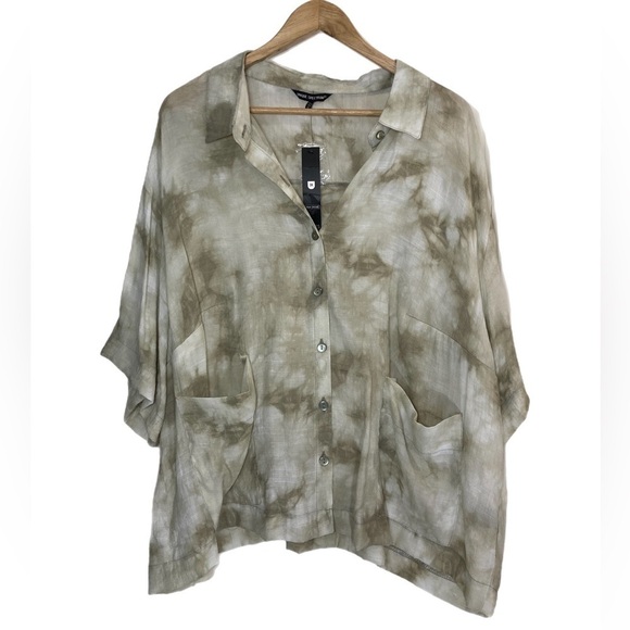 Unique Spectrum Green and white tie dye oversize short sleeve button up top NWT - Picture 1 of 6